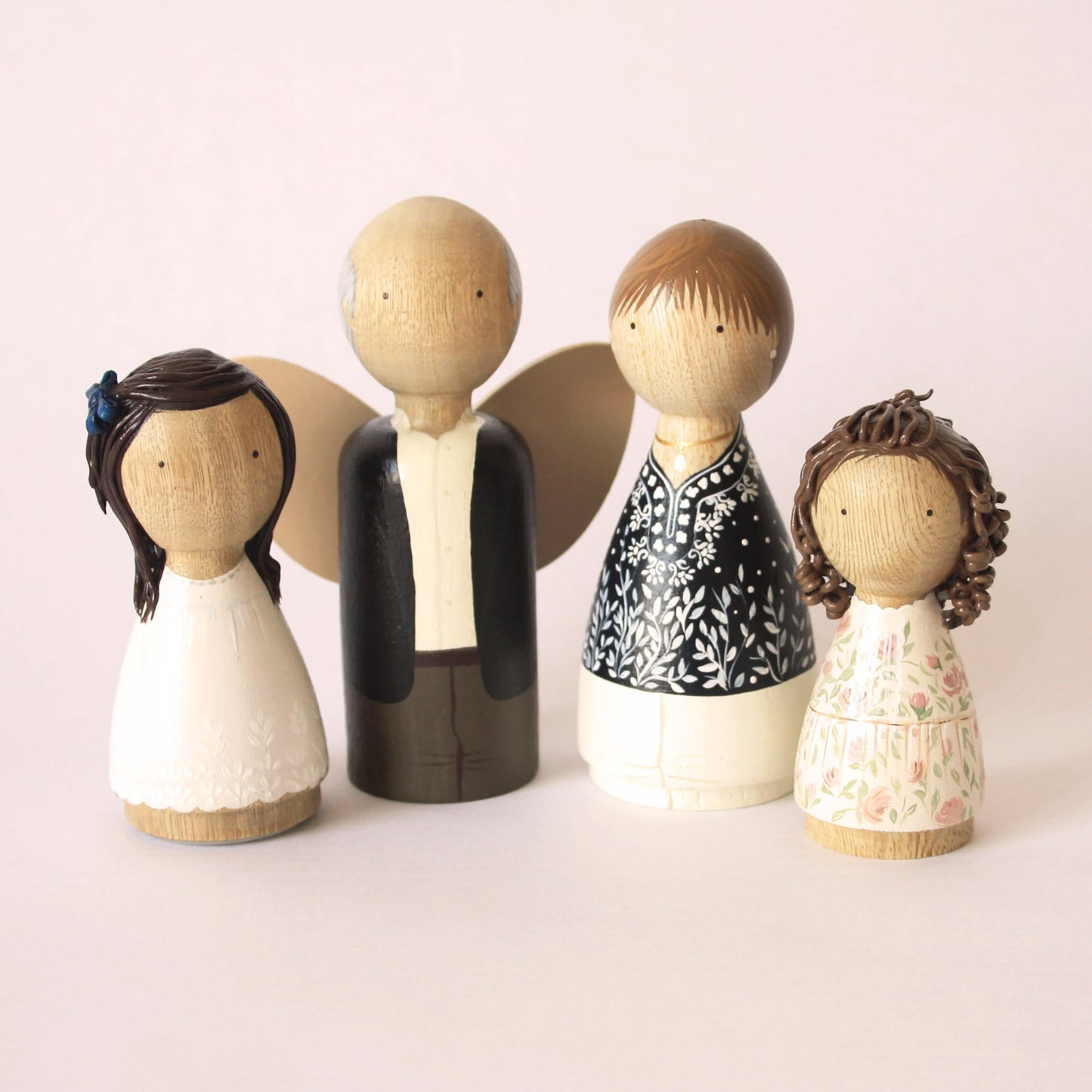 Family of 4 – Custom Wooden Dolls - 3D details
