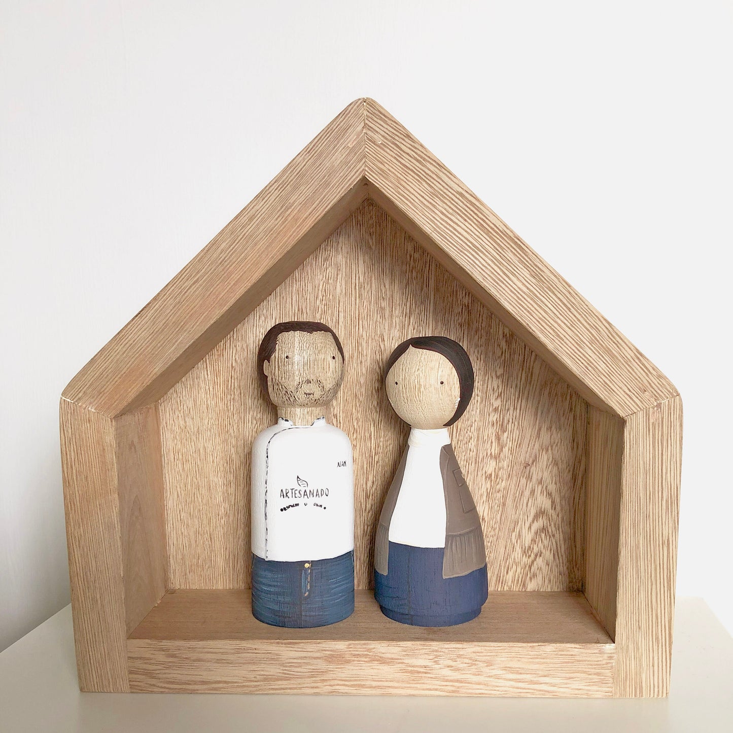 Customized doll family, personalized family wooden dolls and pets