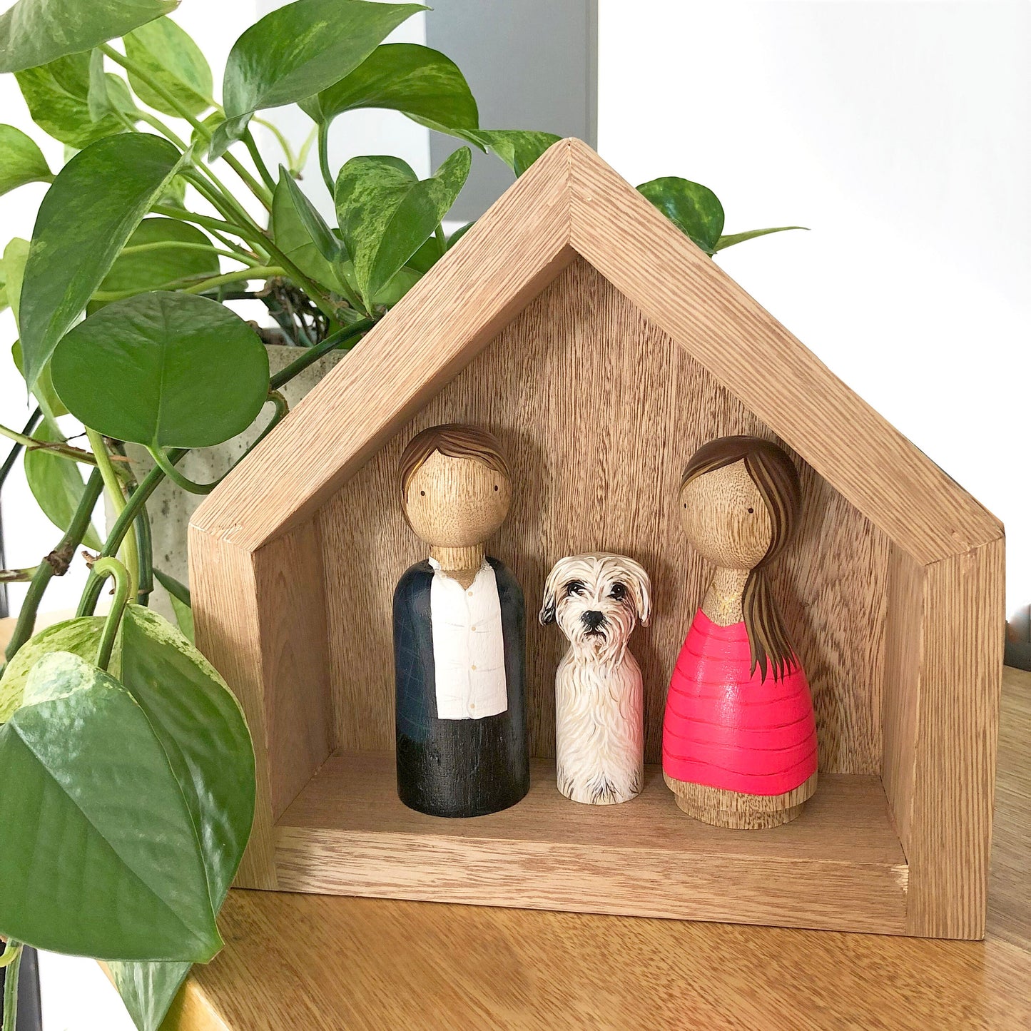 Customized doll family, personalized family wooden dolls and pets