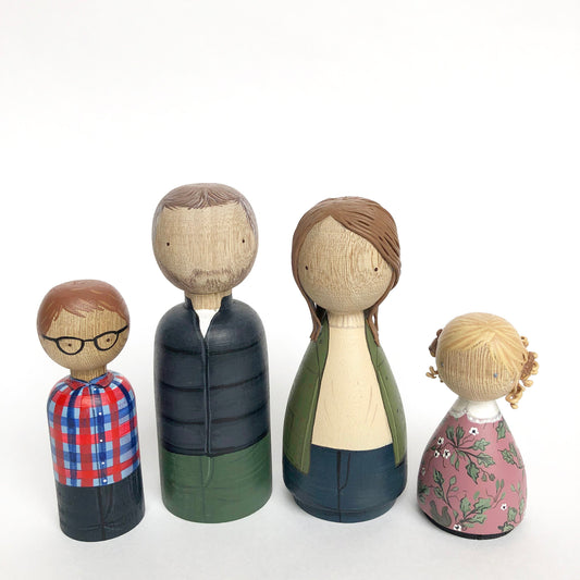 Family of 4 – Custom Wooden Dolls -  3D details