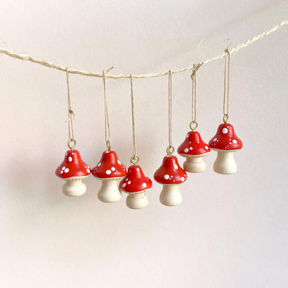 Wooden mushroom, Acorn decorations