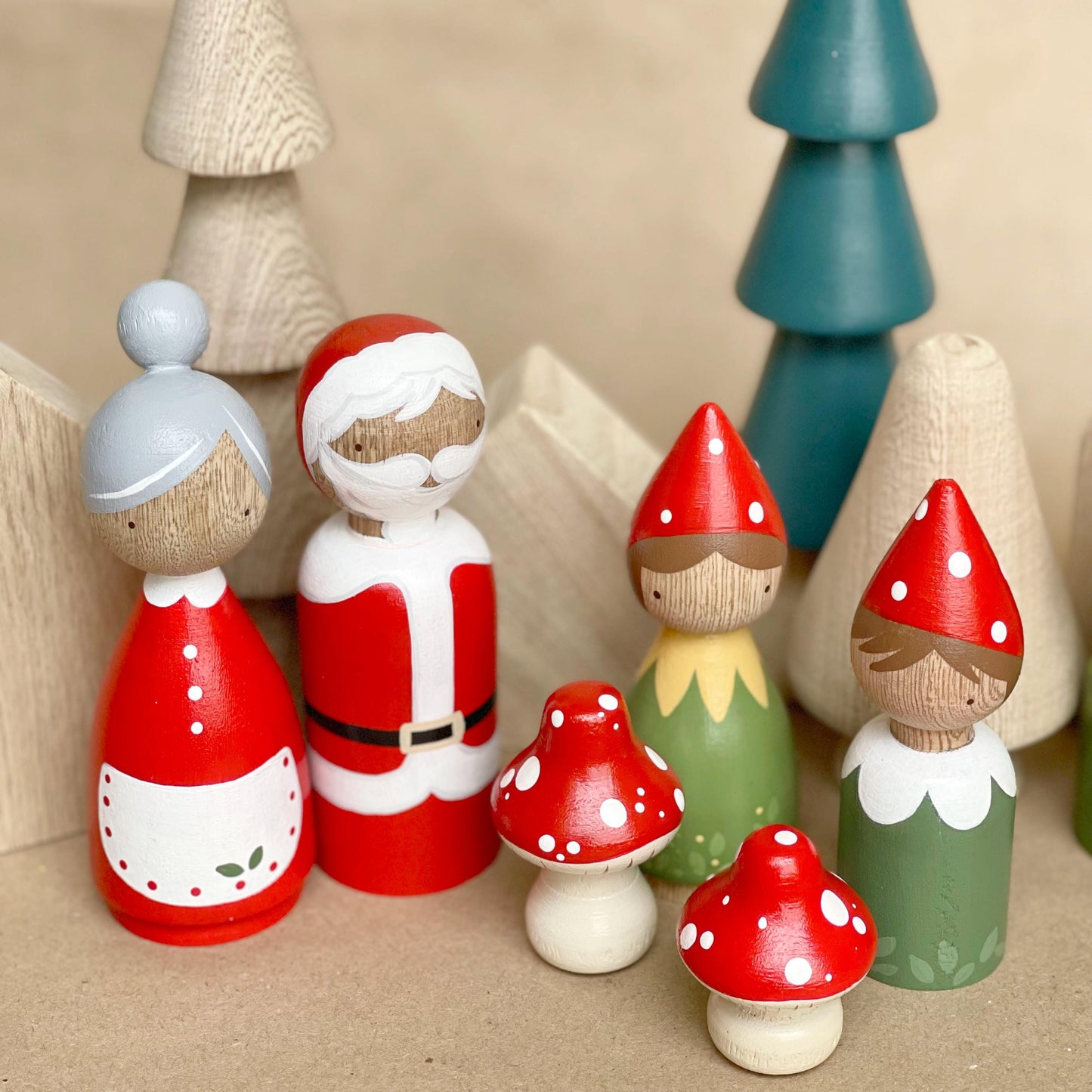 Wooden mushroom, Acorn decorations