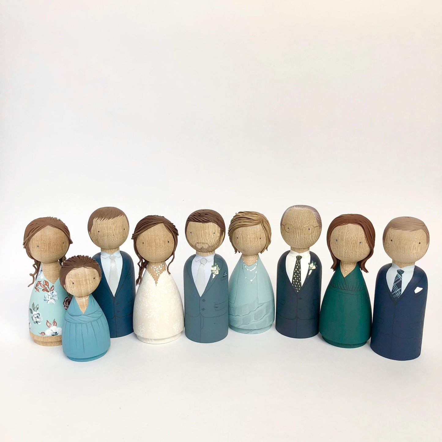 Family of 3 – Custom Wooden Dolls -  3D details